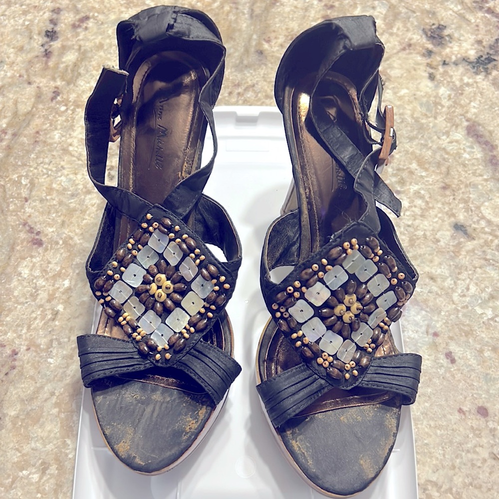Size 10 Anne Michelle well-worn high heel shoes.